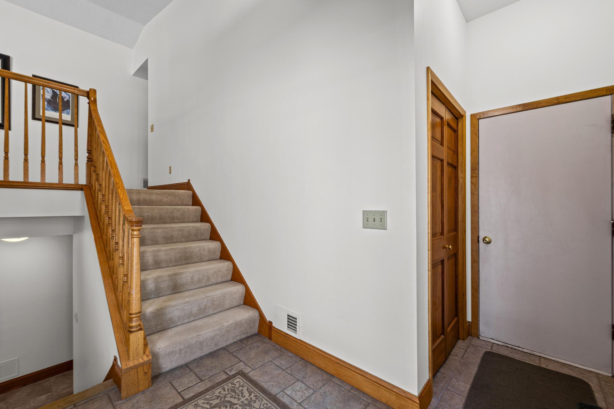 16800 Creek Ridge Trail Minnetonka, MN 55345 - Photo 4 of 42