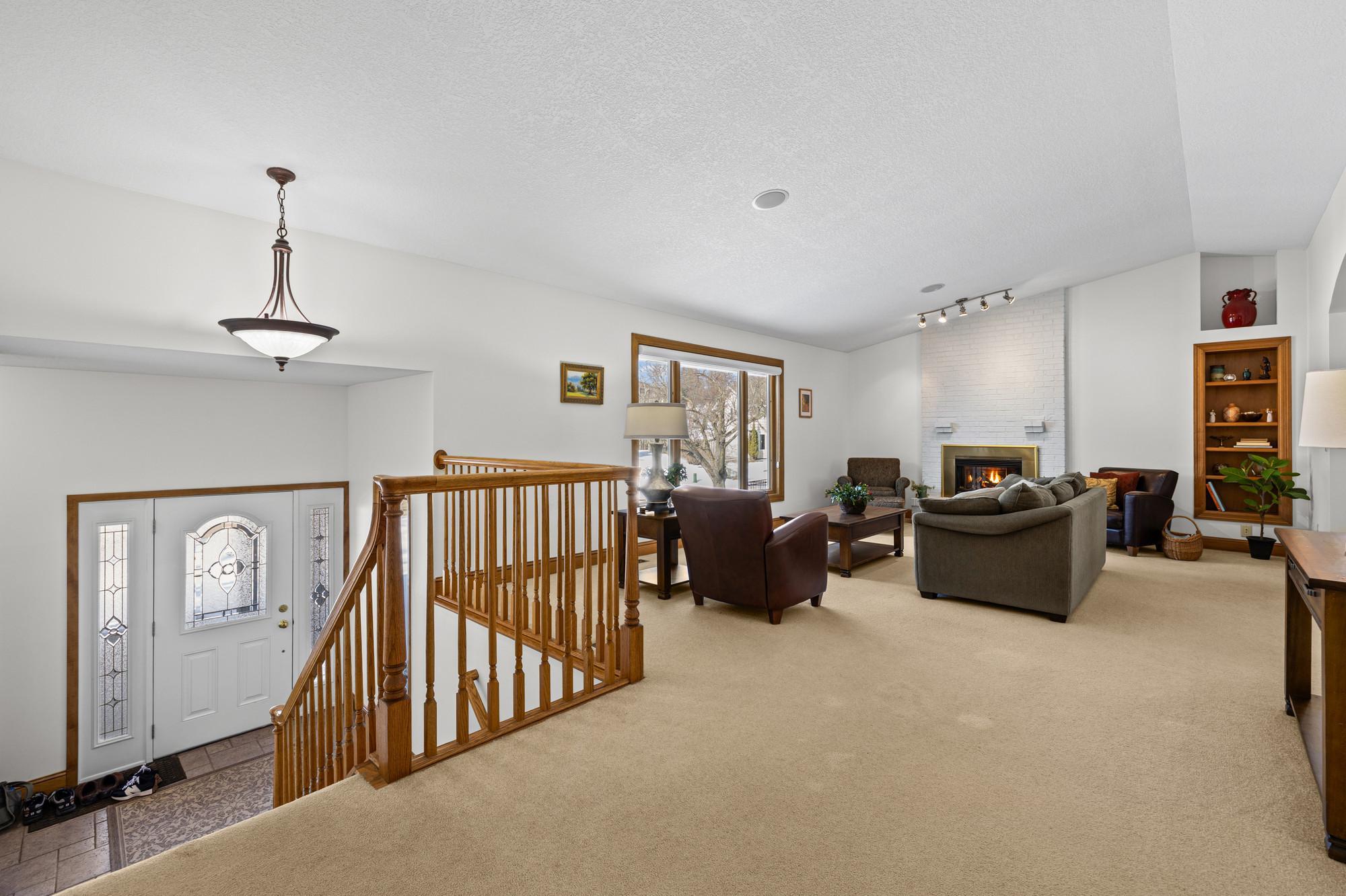 16800 Creek Ridge Trail Minnetonka, MN 55345 - Photo 5 of 42