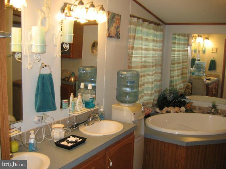 2171 Kenbrook Road Lebanon, PA 17046 - Photo 11 of 25 Bathroom