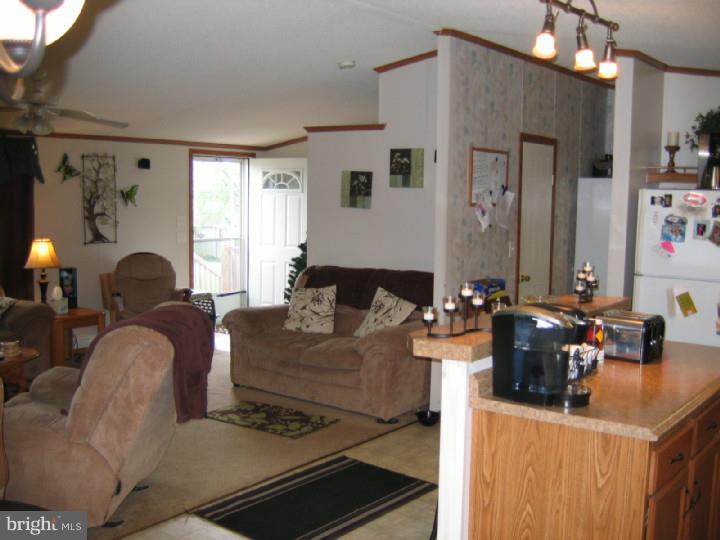2171 Kenbrook Road Lebanon, PA 17046 - Photo 4 of 25 Living Room