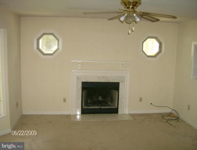 233 Azalea Road Colonial Beach, VA 22443 - Photo 4 of 7 Living Room