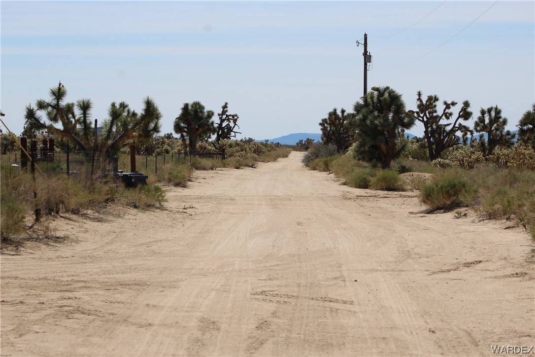 11300 Kinard Road Yucca, AZ 86438 - Photo 5 of 29