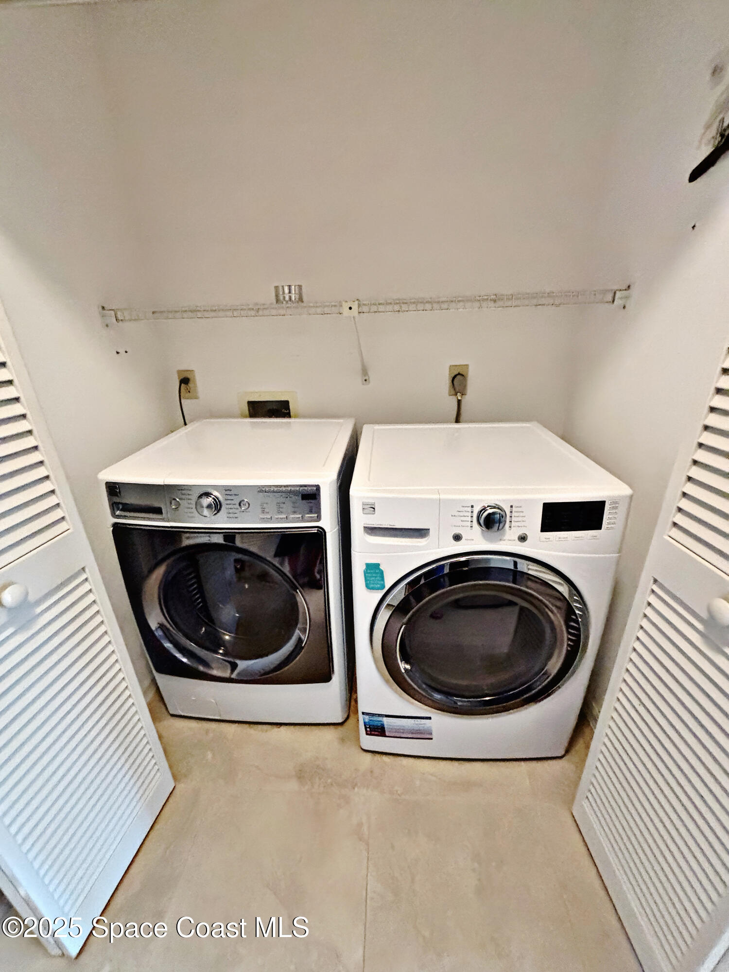 1379 California Drive Melbourne, FL 32940 - Photo 14 of 17 54FCAB39-8CED-44B6-9074-0959E3AC3FEB