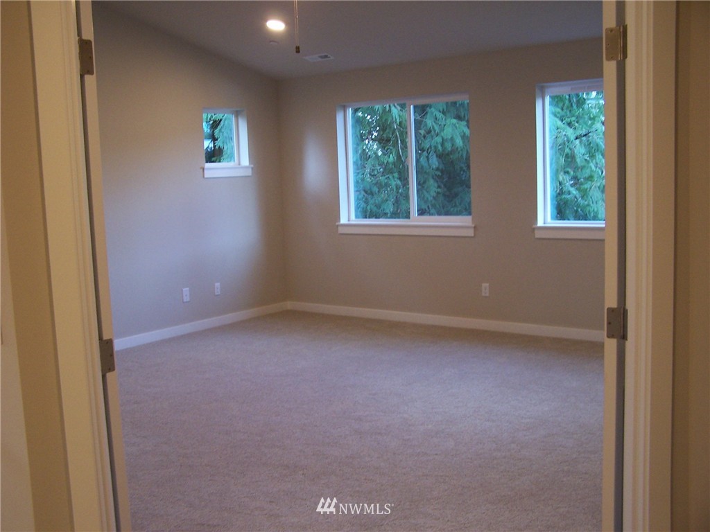 22308 Brier Road Brier, WA 98036 - Photo 5 of 21 Gallery Image 5