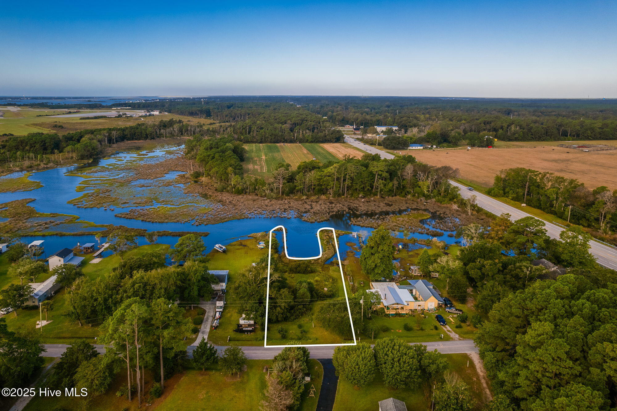 134 Goose Creek Loop Road Newport, NC 28570 - Photo 3 of 13 20-web-or-mls-chadwick-visuals-134-goose