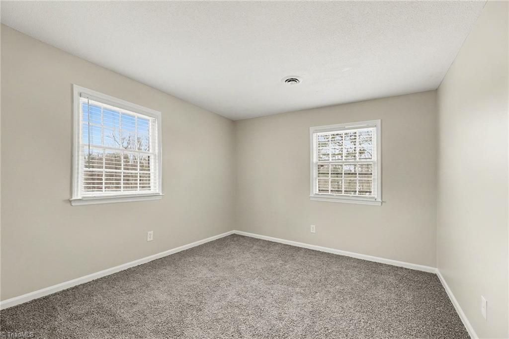 1408 Sweetbriar Court High Point, NC 27262 - Photo 17 of 26