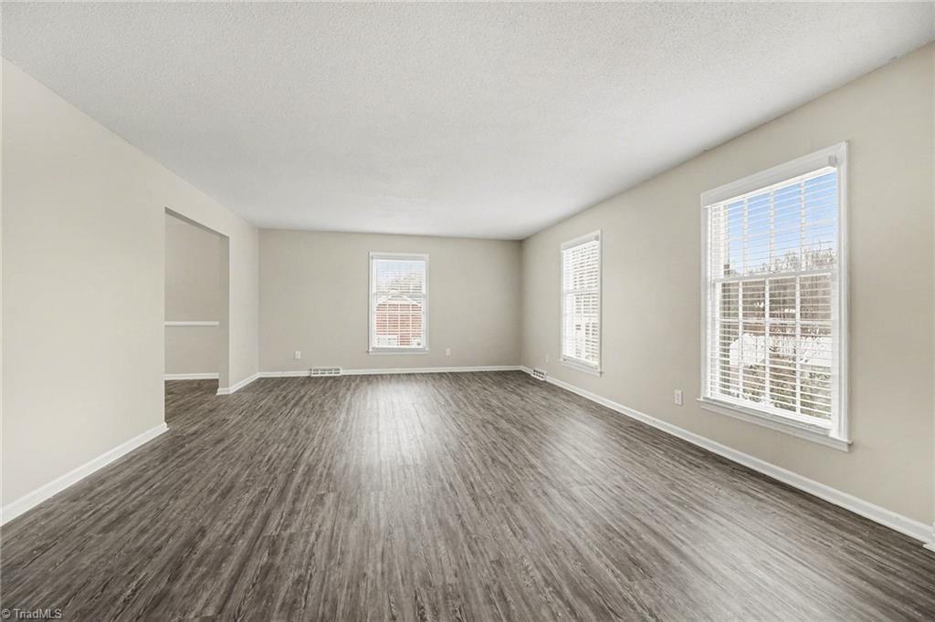 1408 Sweetbriar Court High Point, NC 27262 - Photo 4 of 26