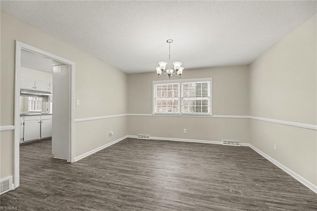 1408 Sweetbriar Court High Point, NC 27262 - Photo 6 of 26