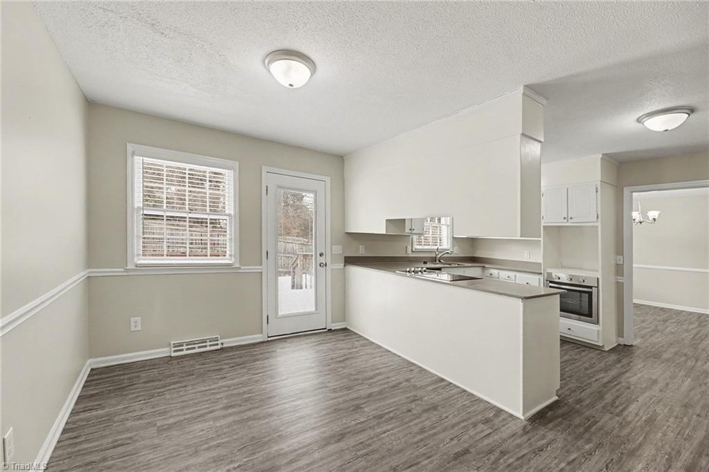 1408 Sweetbriar Court High Point, NC 27262 - Photo 10 of 26