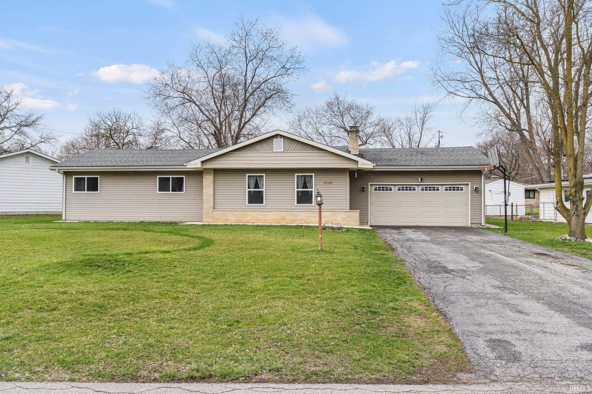 2103 Otsego Drive Fort Wayne, IN 46825 - Photo 2 of 32