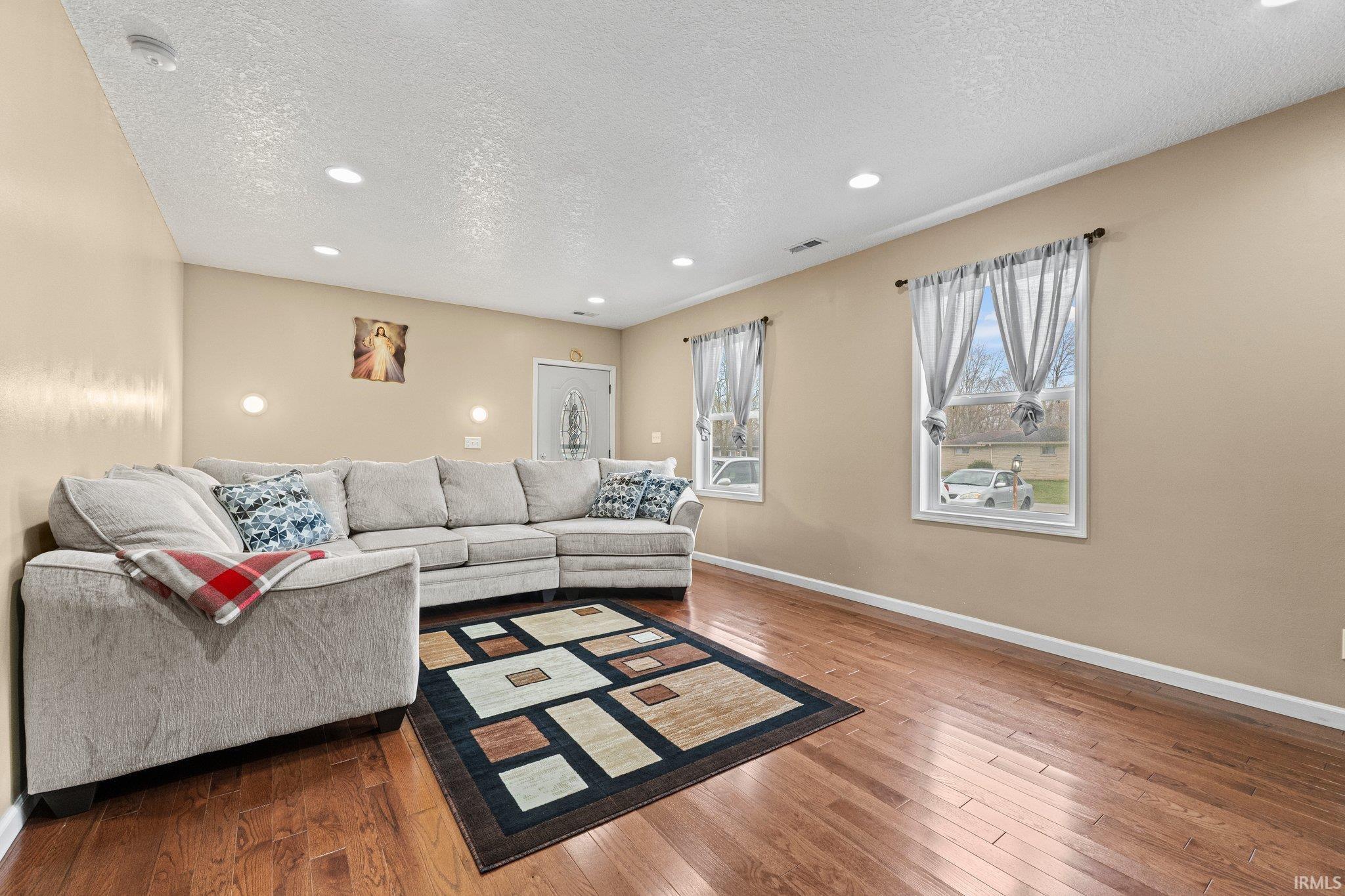 2103 Otsego Drive Fort Wayne, IN 46825 - Photo 7 of 32