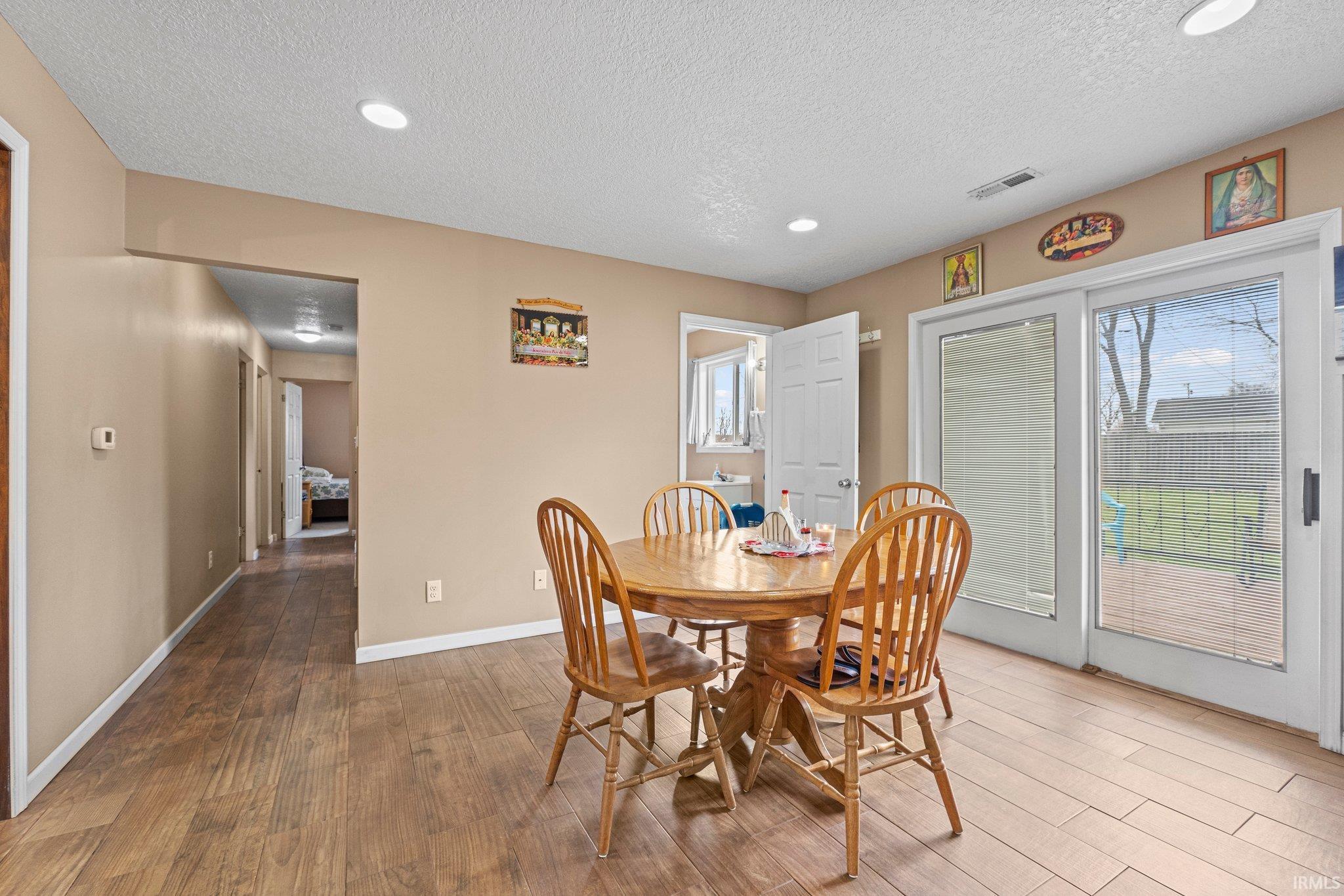 2103 Otsego Drive Fort Wayne, IN 46825 - Photo 10 of 32