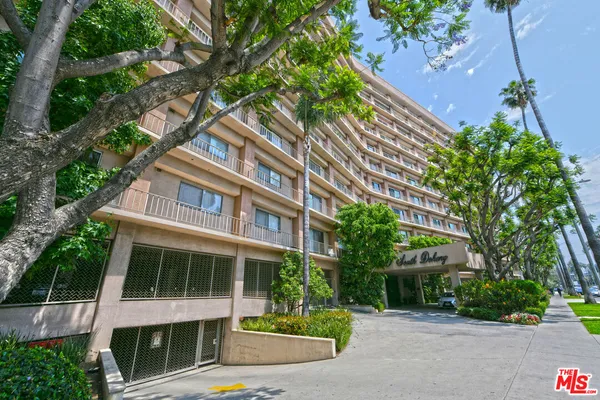 $3,350 | 100 South Doheny Drive, Unit 424, Los Angeles, CA 90048