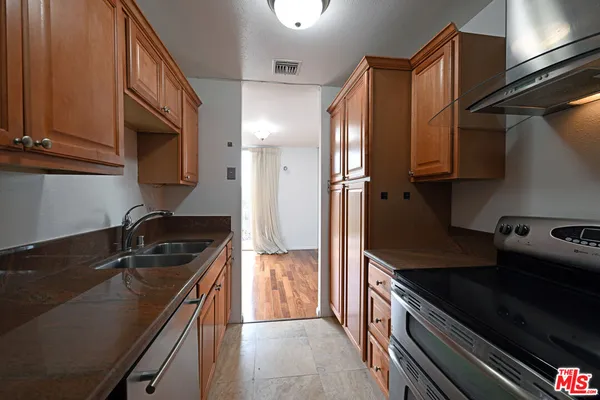 $3,350 | 100 South Doheny Drive, Unit 424, Los Angeles, CA 90048