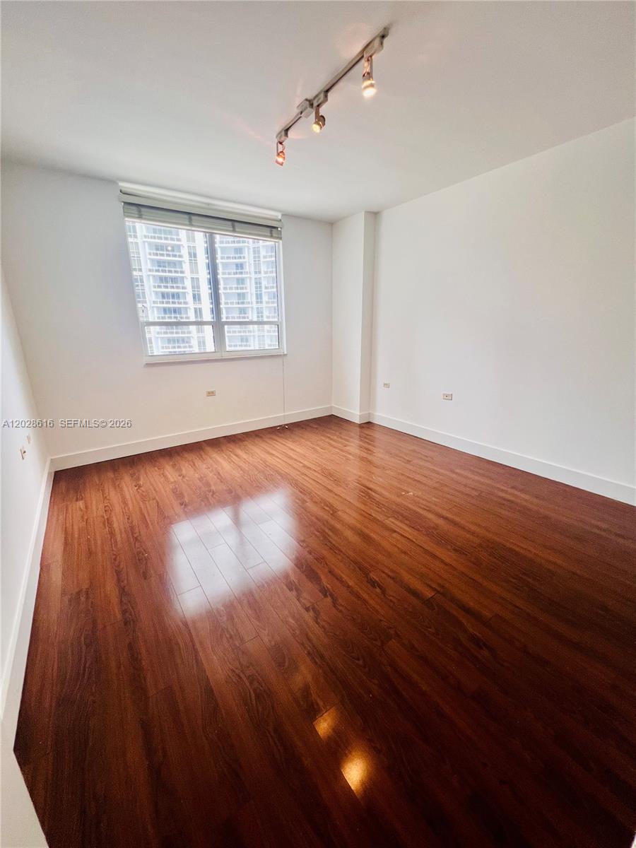 801 Brickell Key Boulevard, Unit 906 Miami, FL 33131 - Photo 9 of 29