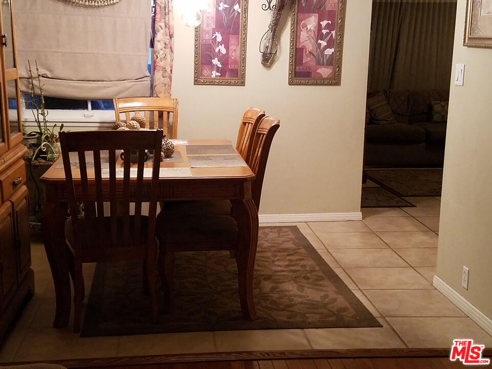 525 Stanford Road Burbank, CA 91504 - Photo 12 of 16 Gallery Image 12