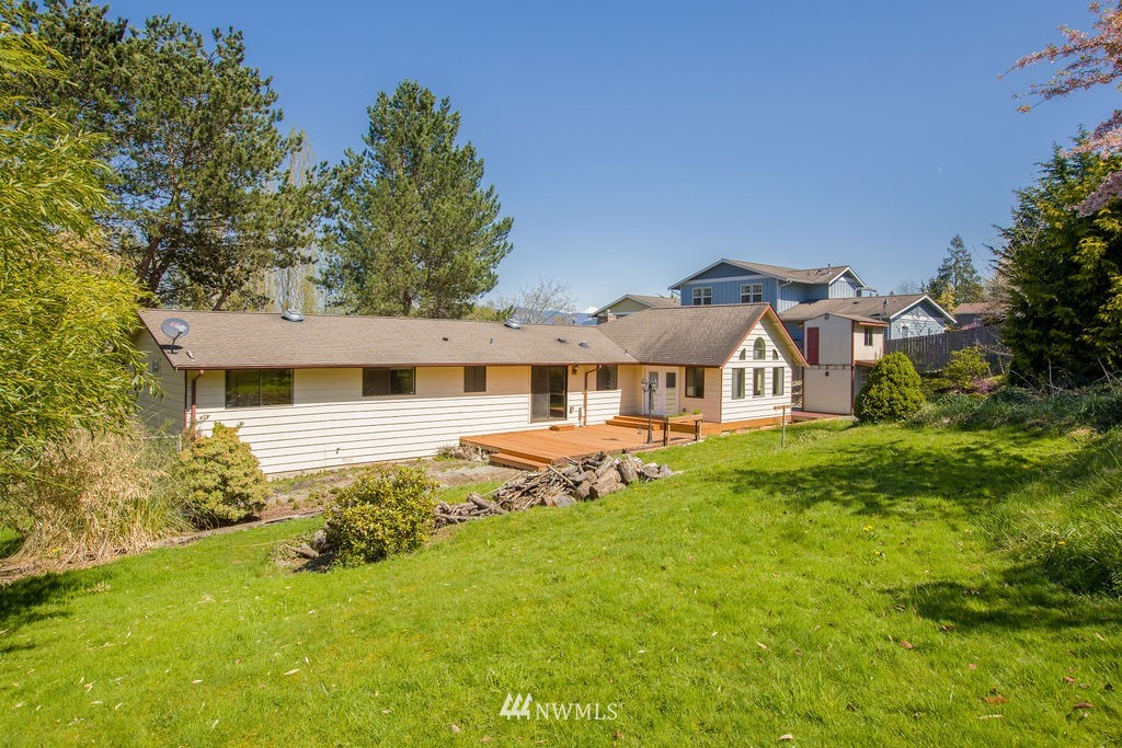 1121 North Waugh Road Mount Vernon, WA 98273 - Photo 3 of 38 Gallery Image 3