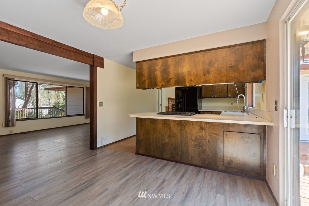 1121 North Waugh Road Mount Vernon, WA 98273 - Photo 8 of 38 Gallery Image 8