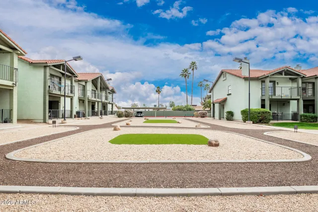 $269,900 | 2315 West Union Hills Drive, Unit 120, Phoenix, AZ 85027