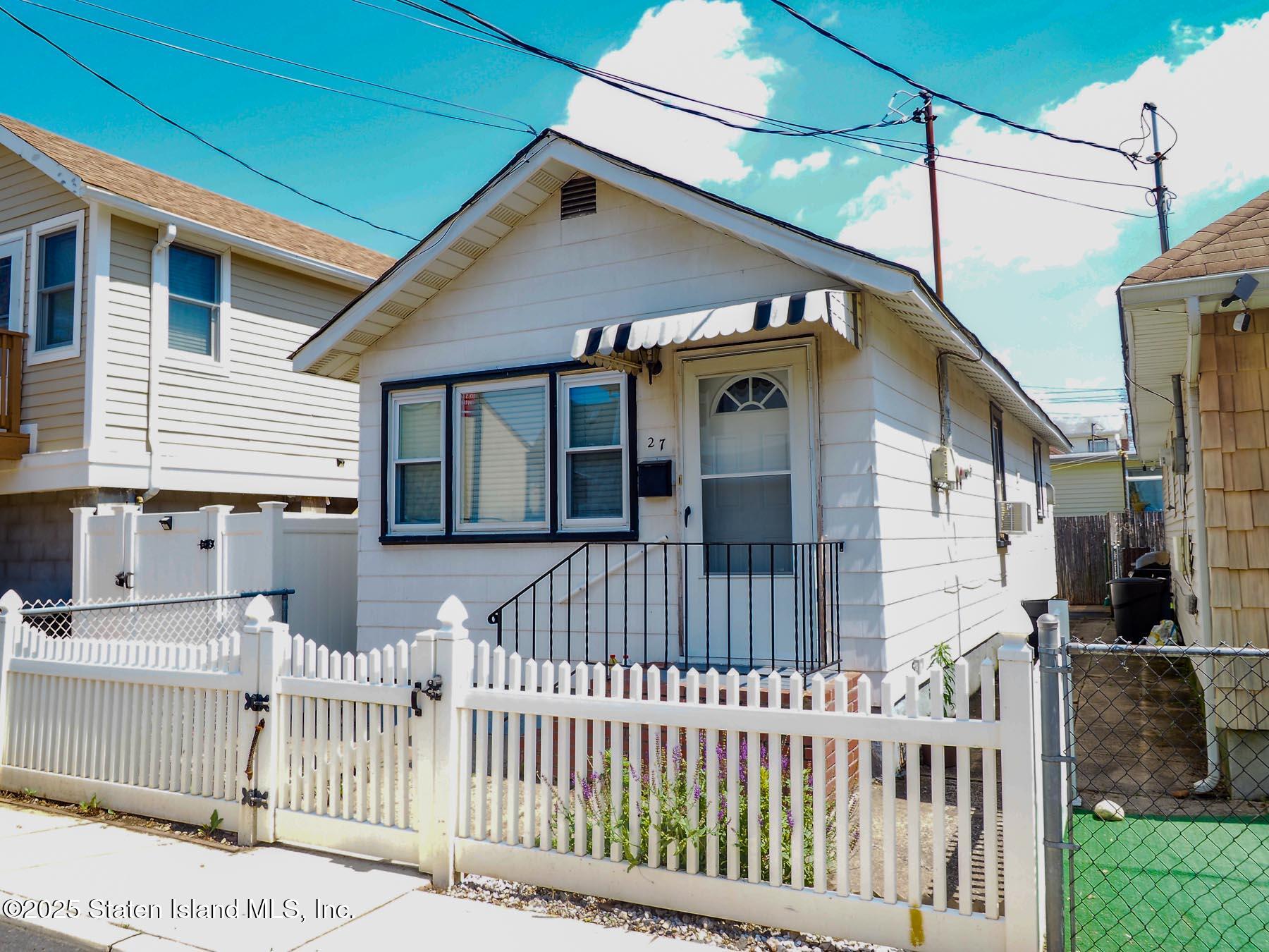 27 Center Place Staten Island, NY 10306 - Photo 1 of 20 P6190716