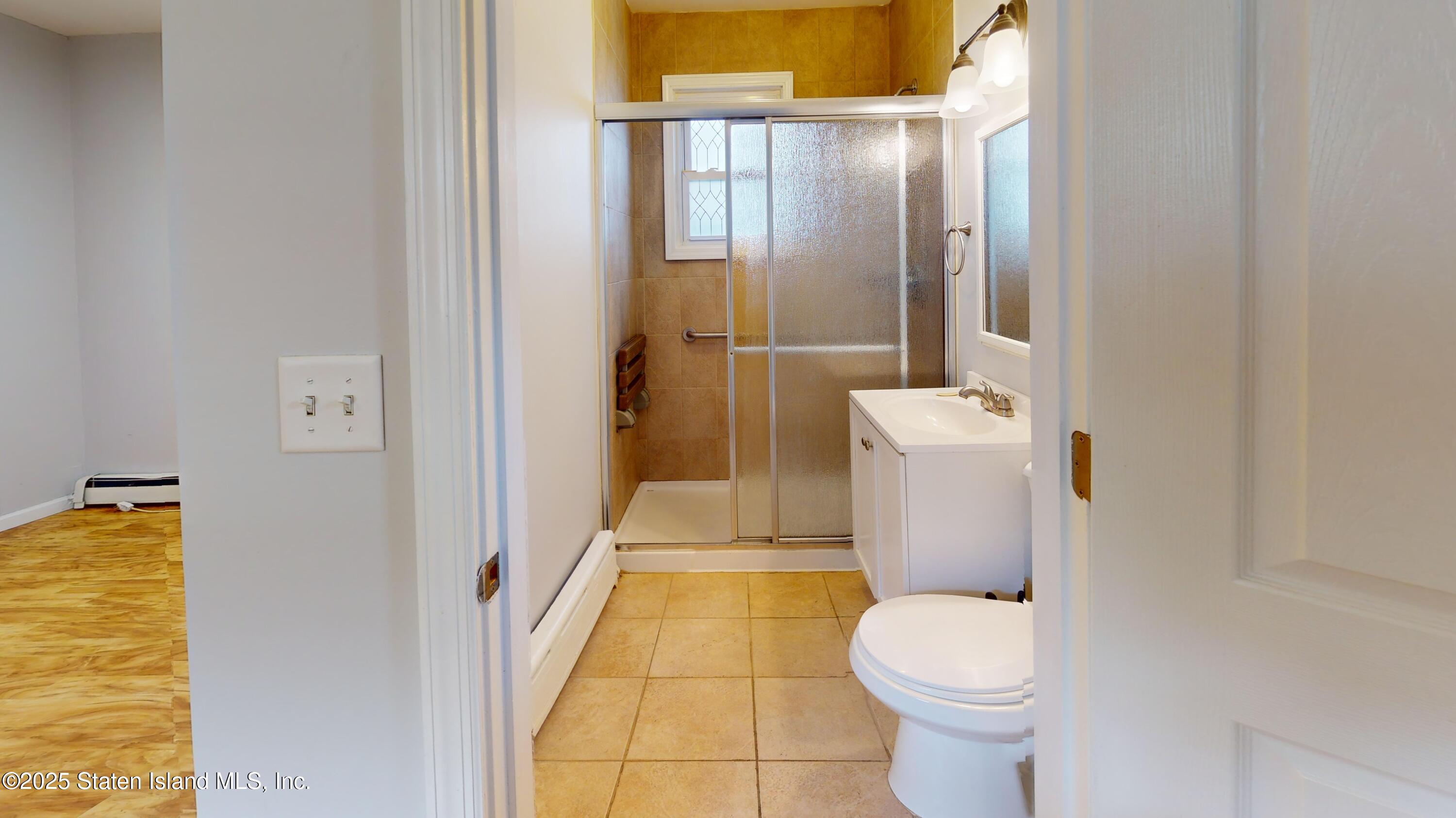 27 Center Place Staten Island, NY 10306 - Photo 12 of 20 27-Center-Place-Bathroom