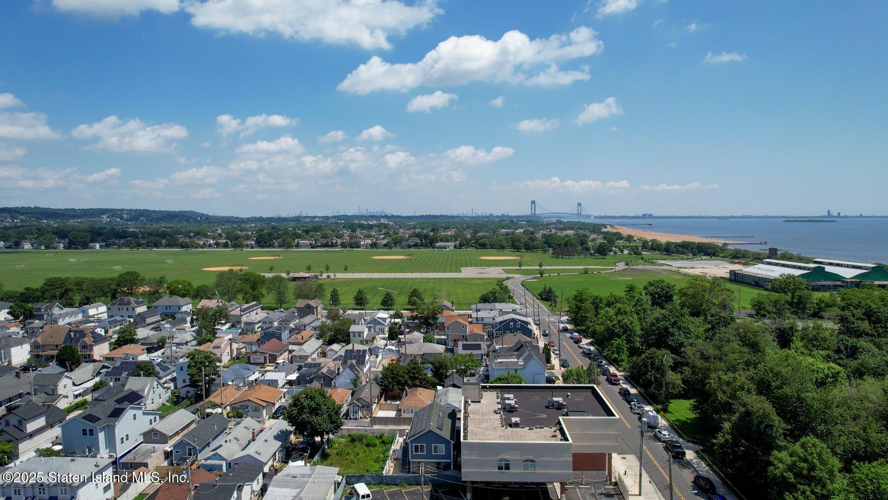 27 Center Place Staten Island, NY 10306 - Photo 14 of 20 DJI_0043.00_02_41_25.Still014