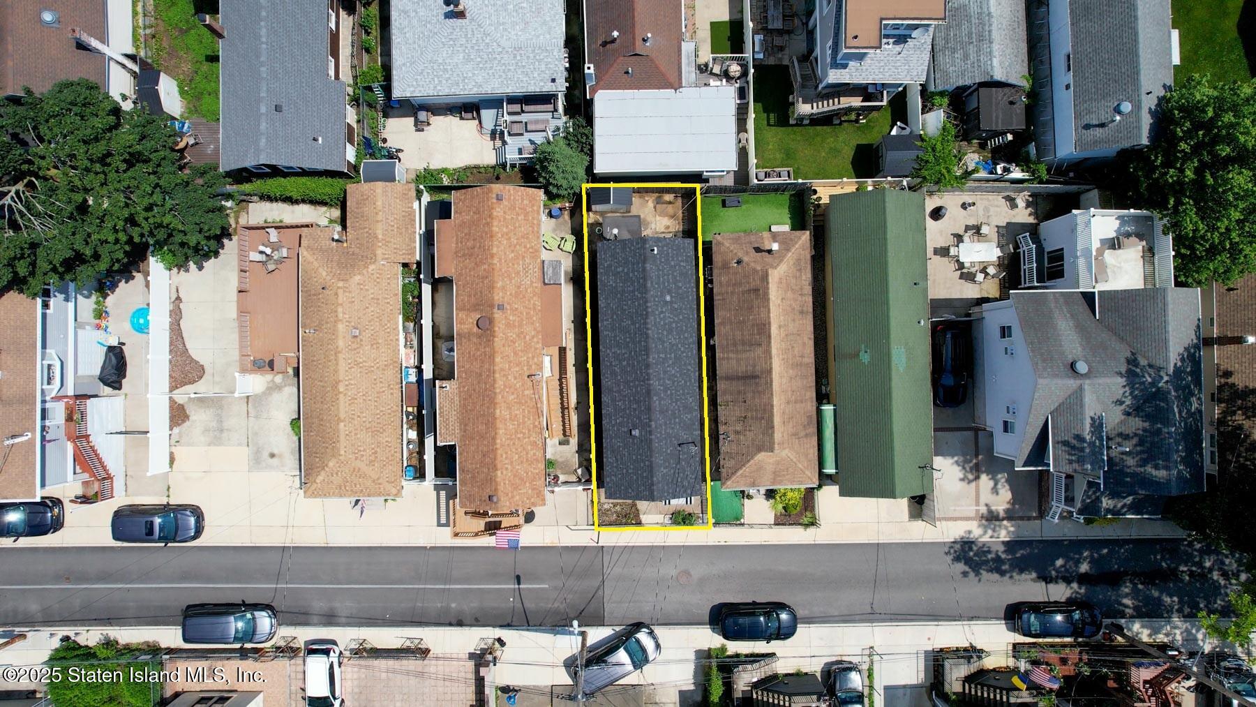 27 Center Place Staten Island, NY 10306 - Photo 16 of 20 DJI_0043.00_00_32_21.Still001
