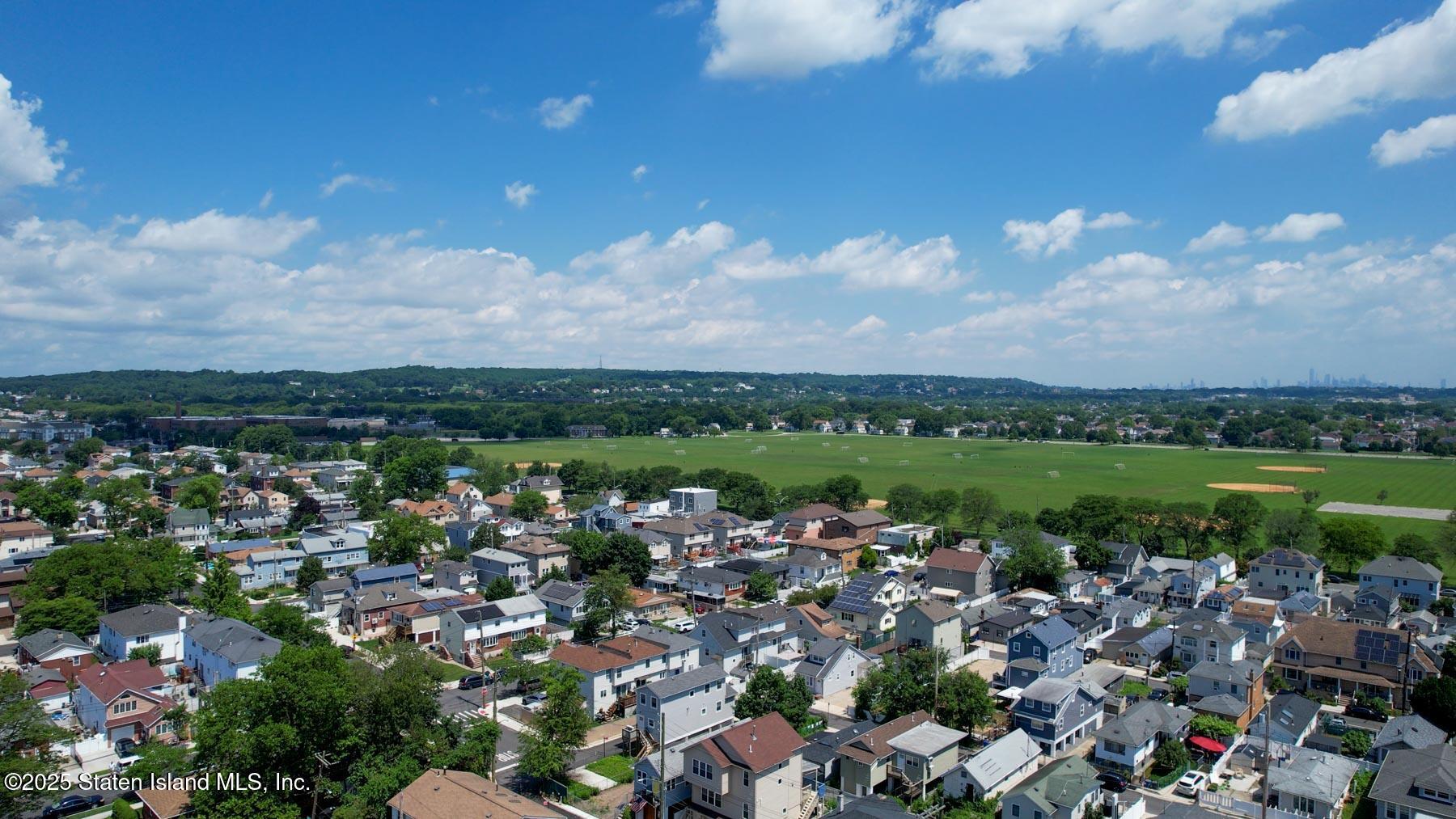 27 Center Place Staten Island, NY 10306 - Photo 20 of 20 DJI_0043.00_01_33_28.Still011