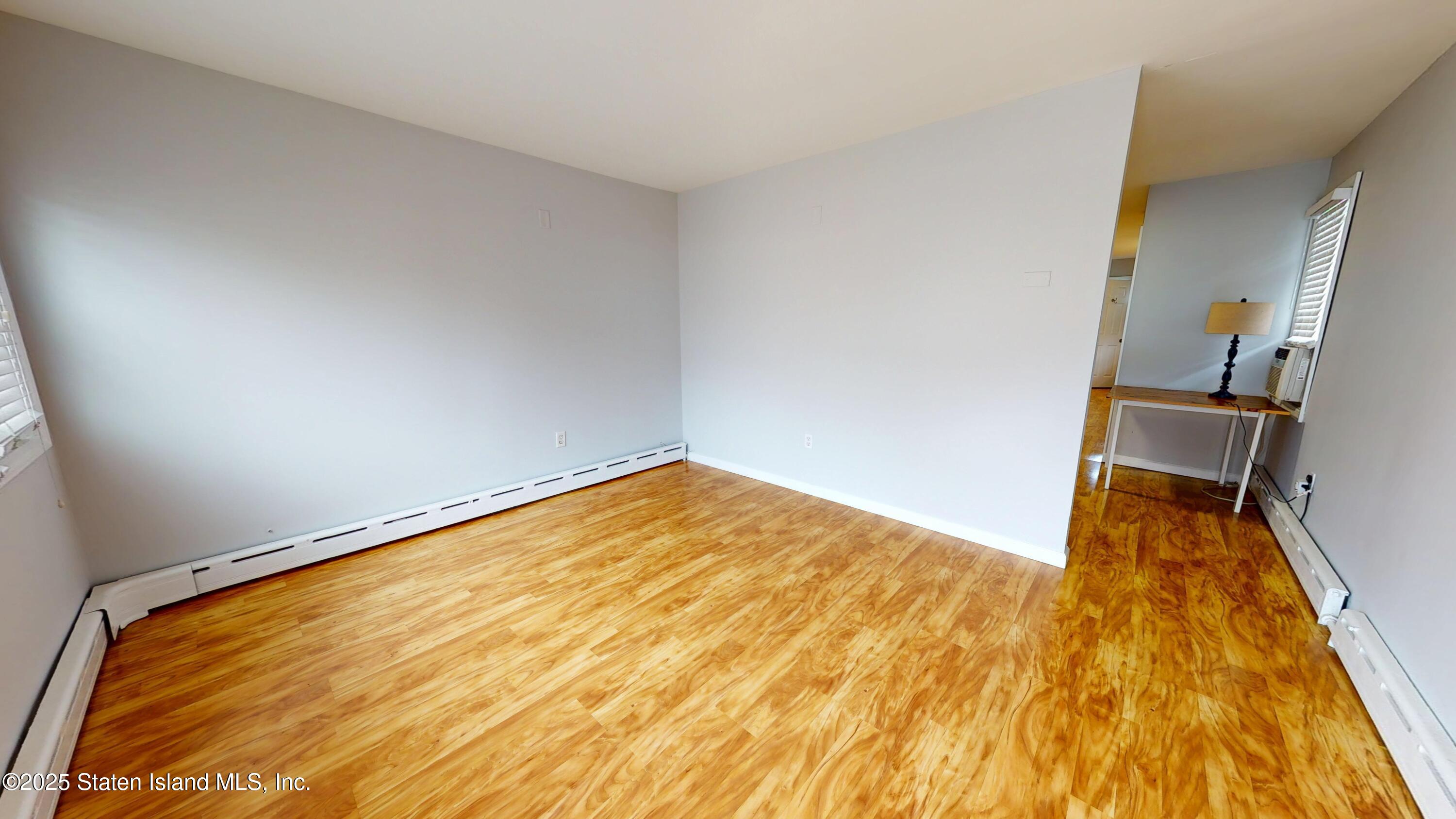 27 Center Place Staten Island, NY 10306 - Photo 5 of 20 27-Center-Place-06182025_092117