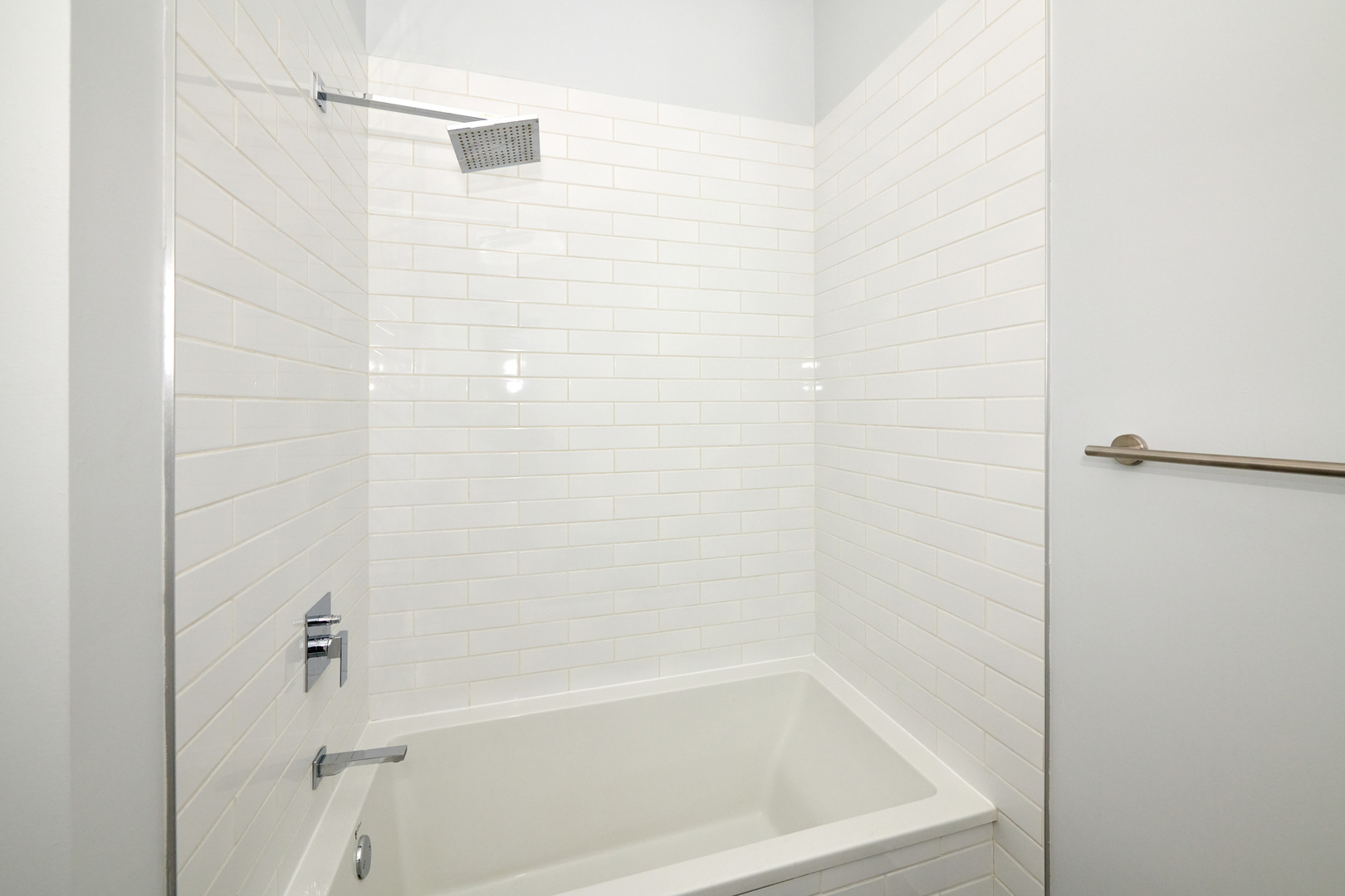 2139 West Madison Street, Unit 504 Chicago, IL 60612 - Photo 9 of 13 Gallery Image 9