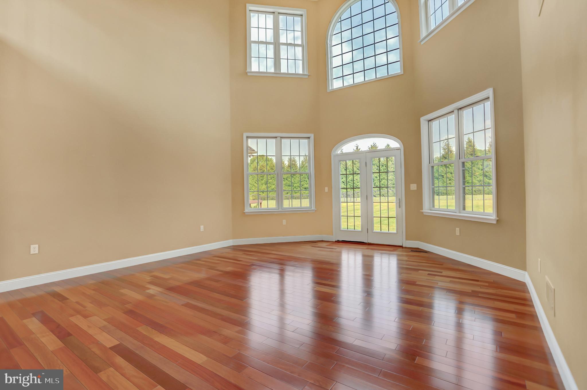 2274 Loop Road Chambersburg, PA 17202 - Photo 6 of 84 living room