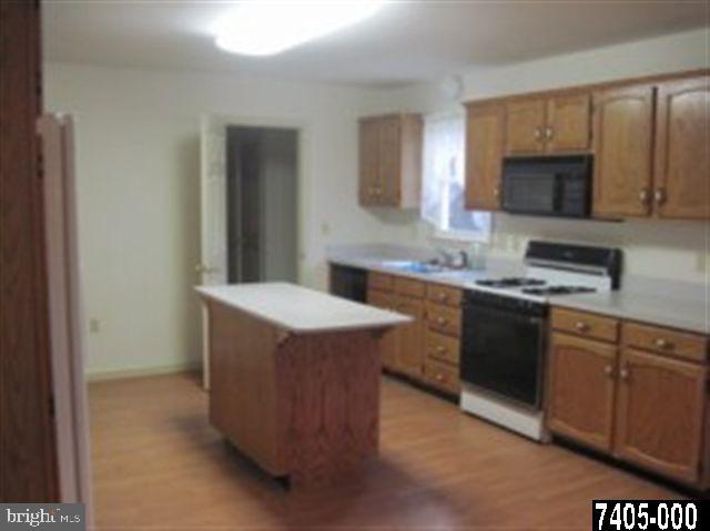 198 Jonathan Way North Red Lion, PA 17356 - Photo 6 of 25 Gallery Image 6