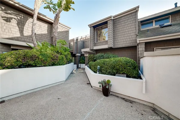 a view of a house with a outdoor space