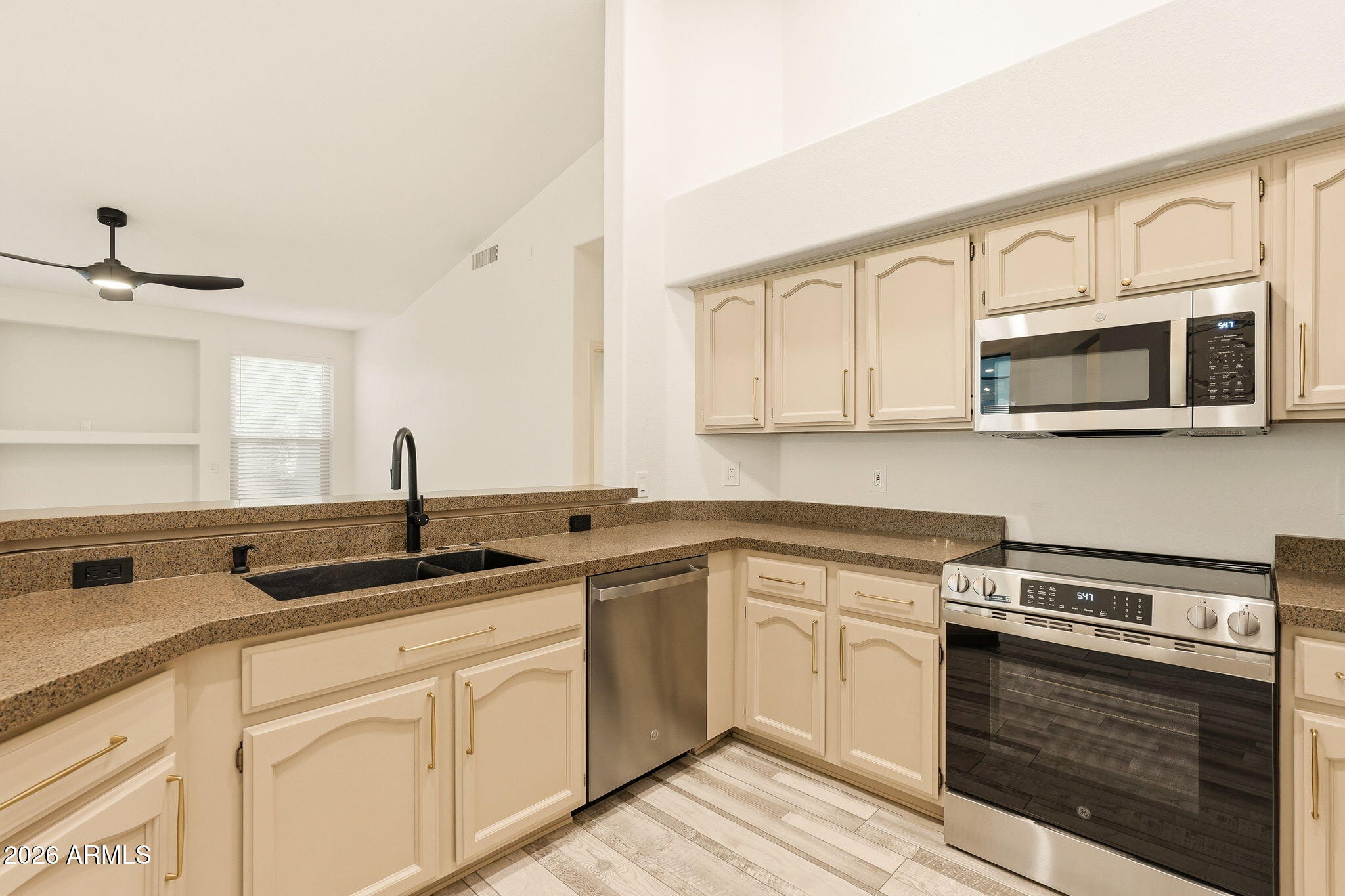 13129 West Granada Road Goodyear, AZ 85395 - Photo 12 of 73 ListerPros_018