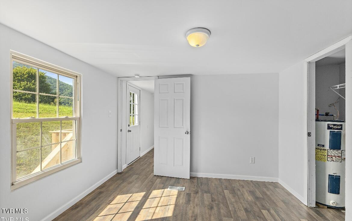 127 Yard Hill Road Elizabethton, TN 37643 - Photo 11 of 28 IMG_7941