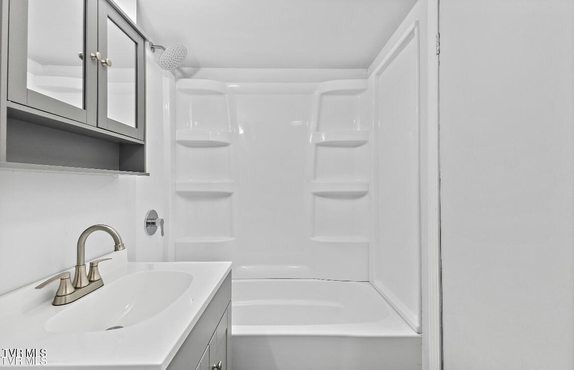 127 Yard Hill Road Elizabethton, TN 37643 - Photo 13 of 28 IMG_7946