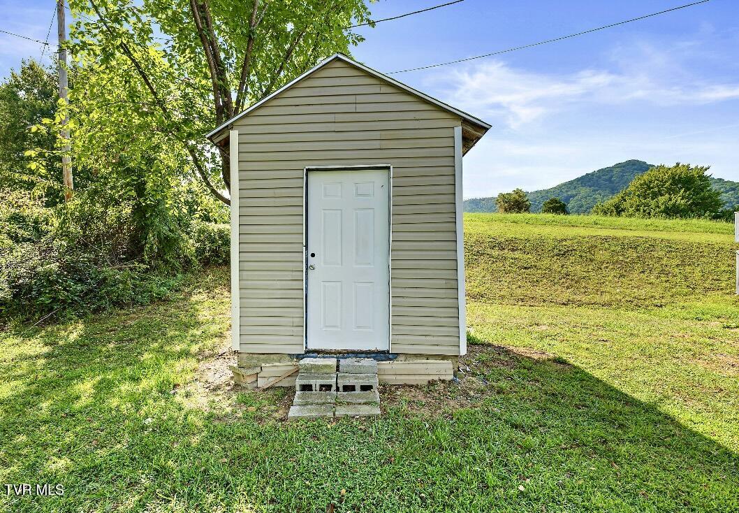 127 Yard Hill Road Elizabethton, TN 37643 - Photo 21 of 28 IMG_7960