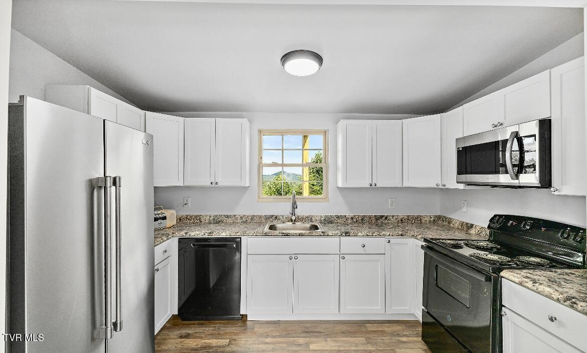 127 Yard Hill Road Elizabethton, TN 37643 - Photo 4 of 28 IMG_7927