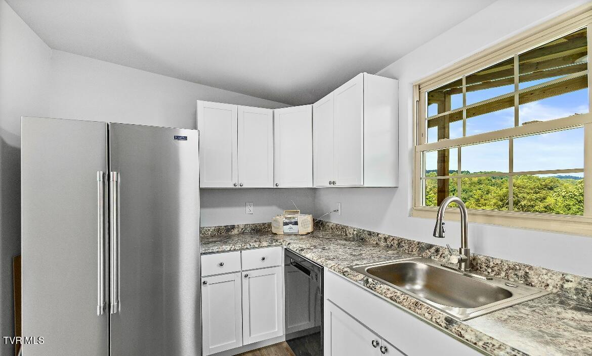 127 Yard Hill Road Elizabethton, TN 37643 - Photo 6 of 28 IMG_7931