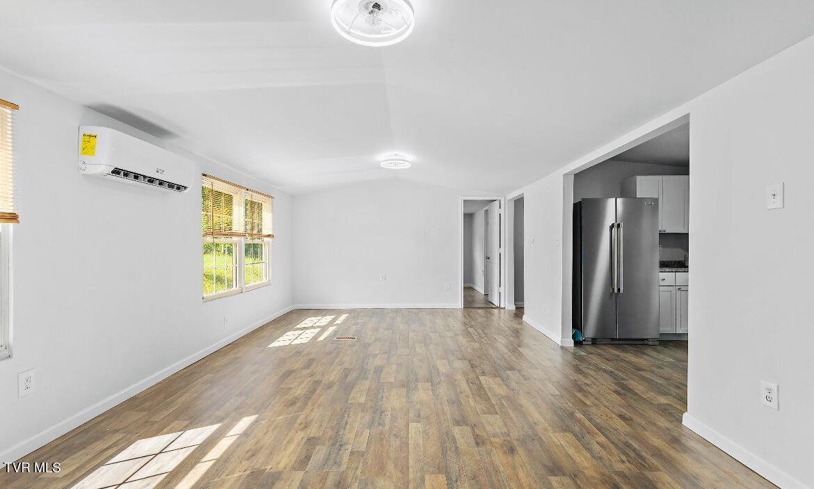 127 Yard Hill Road Elizabethton, TN 37643 - Photo 8 of 28 IMG_7936