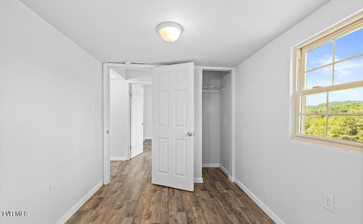 127 Yard Hill Road Elizabethton, TN 37643 - Photo 9 of 28 IMG_7938