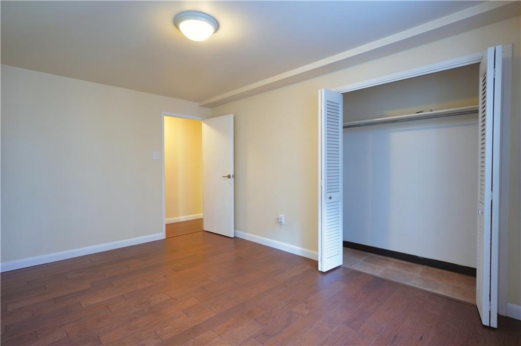 4625 Fifth Avenue, Unit 408 Pittsburgh, PA 15213 - Photo 27 of 34 a view of an empty room with a window