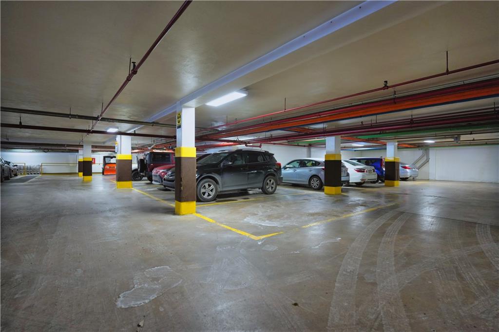 4625 Fifth Avenue, Unit 408 Pittsburgh, PA 15213 - Photo 32 of 34 a view of parking area