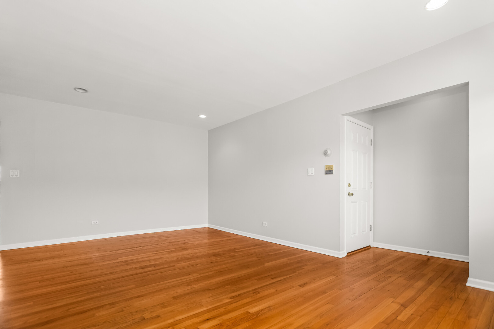 1819 West Touhy Avenue, Unit 6 Chicago, IL 60626 - Photo 5 of 23
