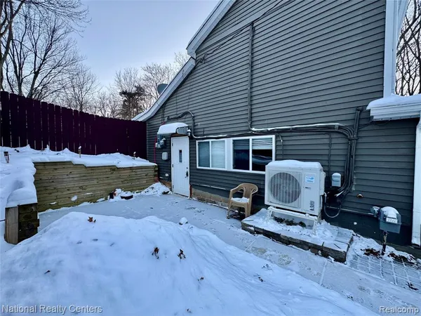 $1,200 | 6219 Waterfront Drive, Waterford, MI 48329