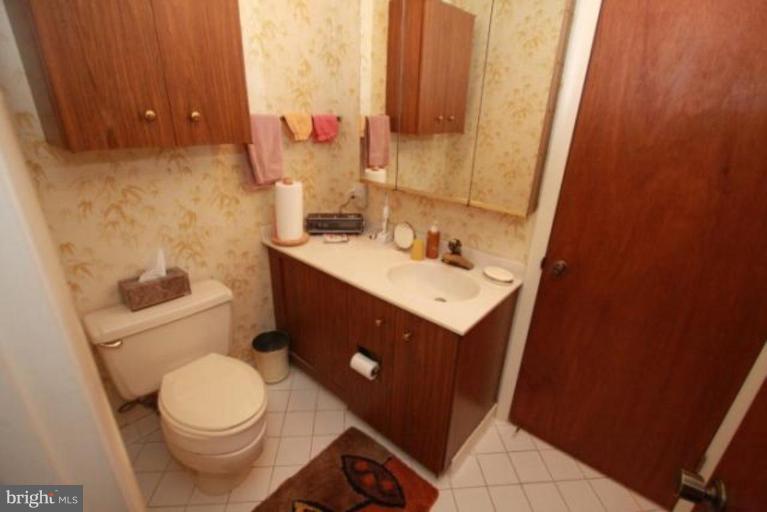 11320 Glen Road Potomac, MD 20854 - Photo 12 of 20 Half Bath 1