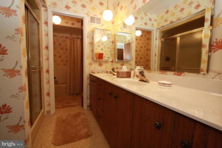 11320 Glen Road Potomac, MD 20854 - Photo 13 of 20 Bath #1