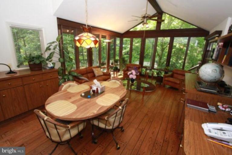 11320 Glen Road Potomac, MD 20854 - Photo 3 of 20 Breakfast Area