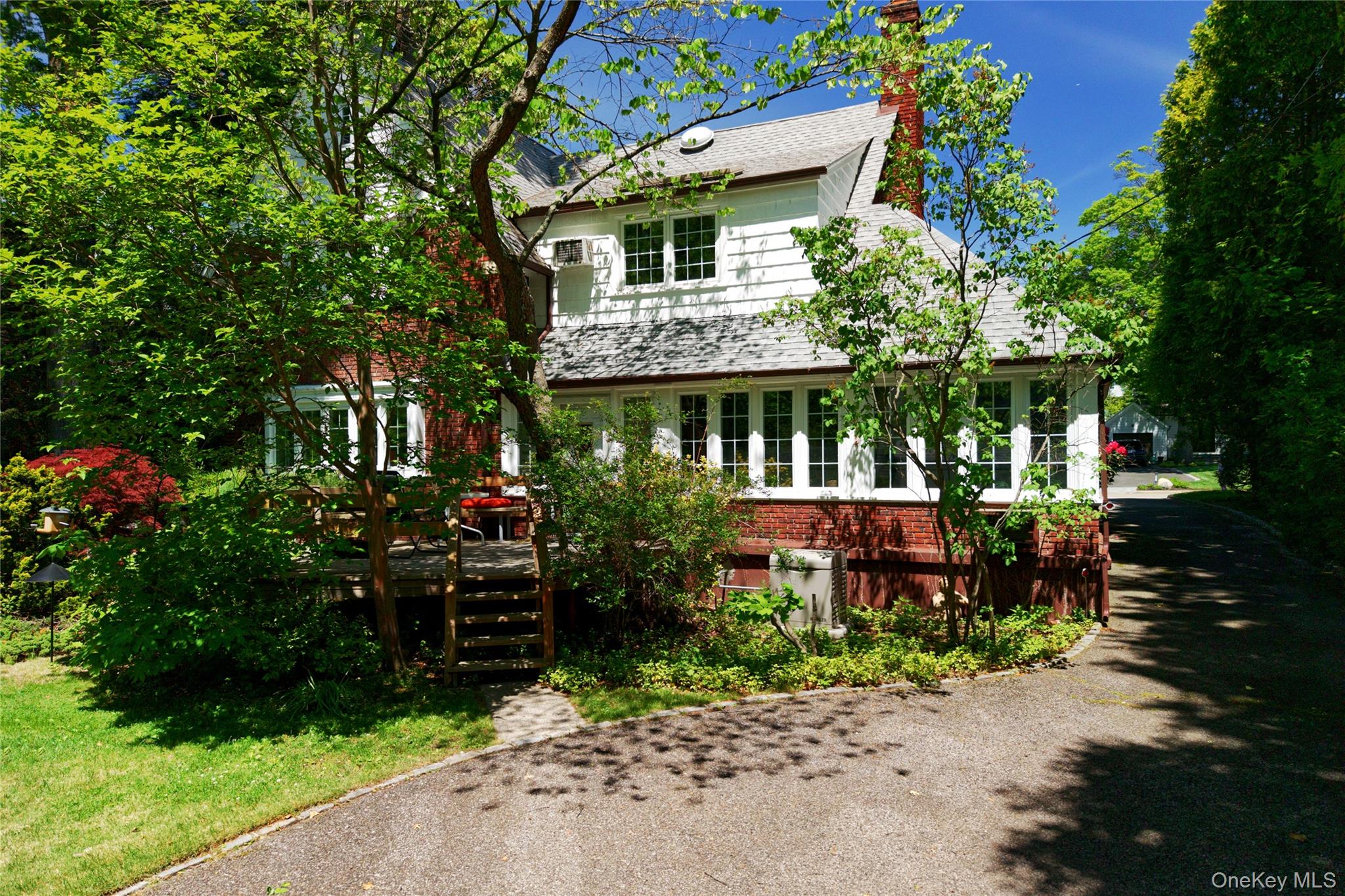 10 Crescent Road Port Washington, NY 11050 - Photo 32 of 37