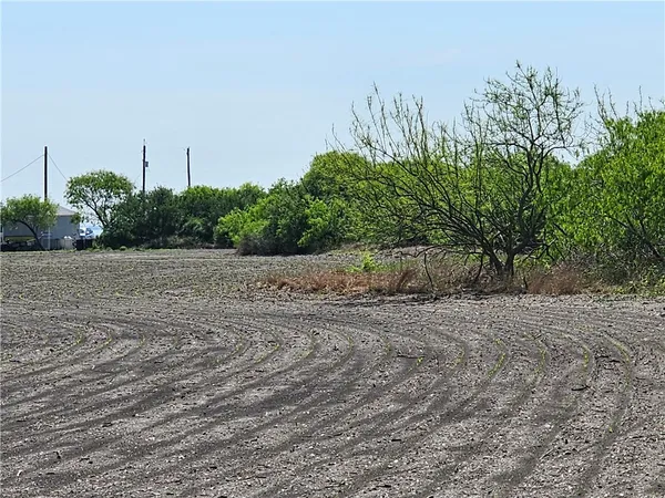 $32,500 | 2106 3rd Street, Bayside, TX 78340